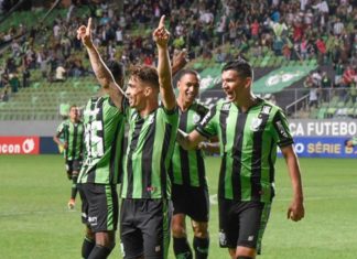 Coelho emplaca a segunda vitória em casa na série B