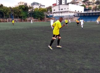 Com humor e futebol de sobra e por uma boa causa, ‘Amigos do Alex’ empatam com ‘Amigos de Bill’ por 6 a 6.