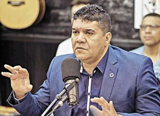 Diretor Cruzeiro anunciou au revoir