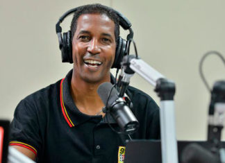 Hércules Santos, monstro da comunicação esportiva morre vítima de pneumonia aos 45 anos.