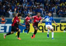 Com um a menos, Cruzeiro segura empate com Athletico-PR em Curitiba
