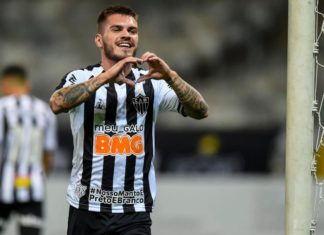 Atlético goleia Patrocinense e garante vaga na semifinal