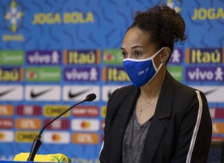 Aline Pellegrino quer mapear realidade do futebol feminino