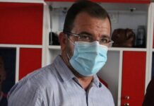 Enderson Moreira, técnico do Fortaleza, é internado com covid-19